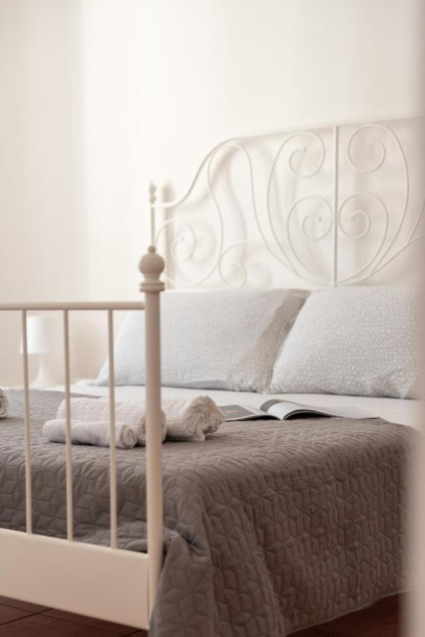 Three Rooms ألغيرو المظهر الخارجي الصورة