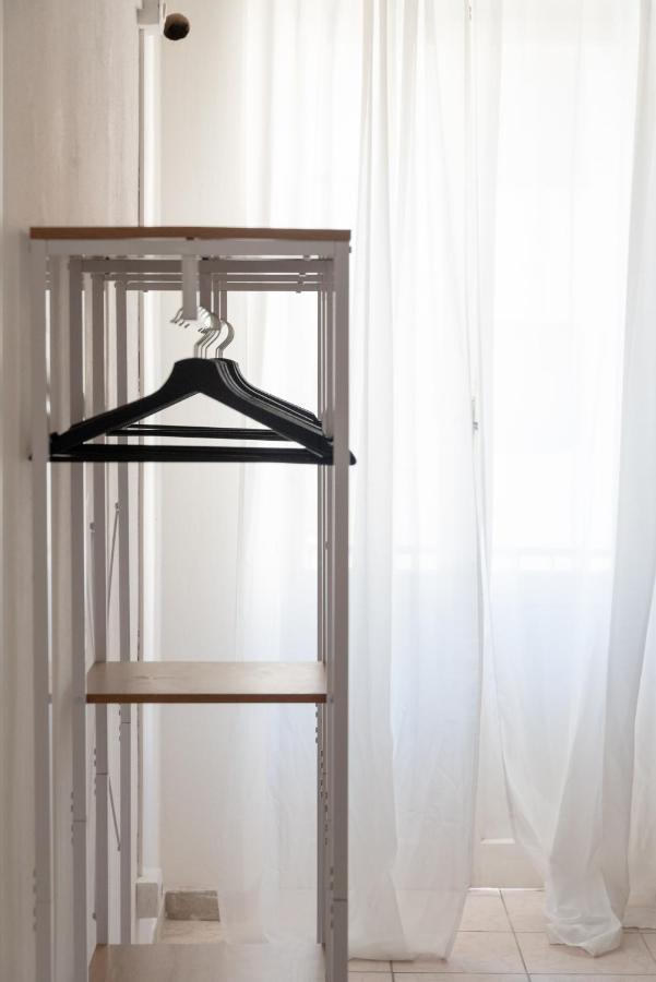 Three Rooms ألغيرو المظهر الخارجي الصورة