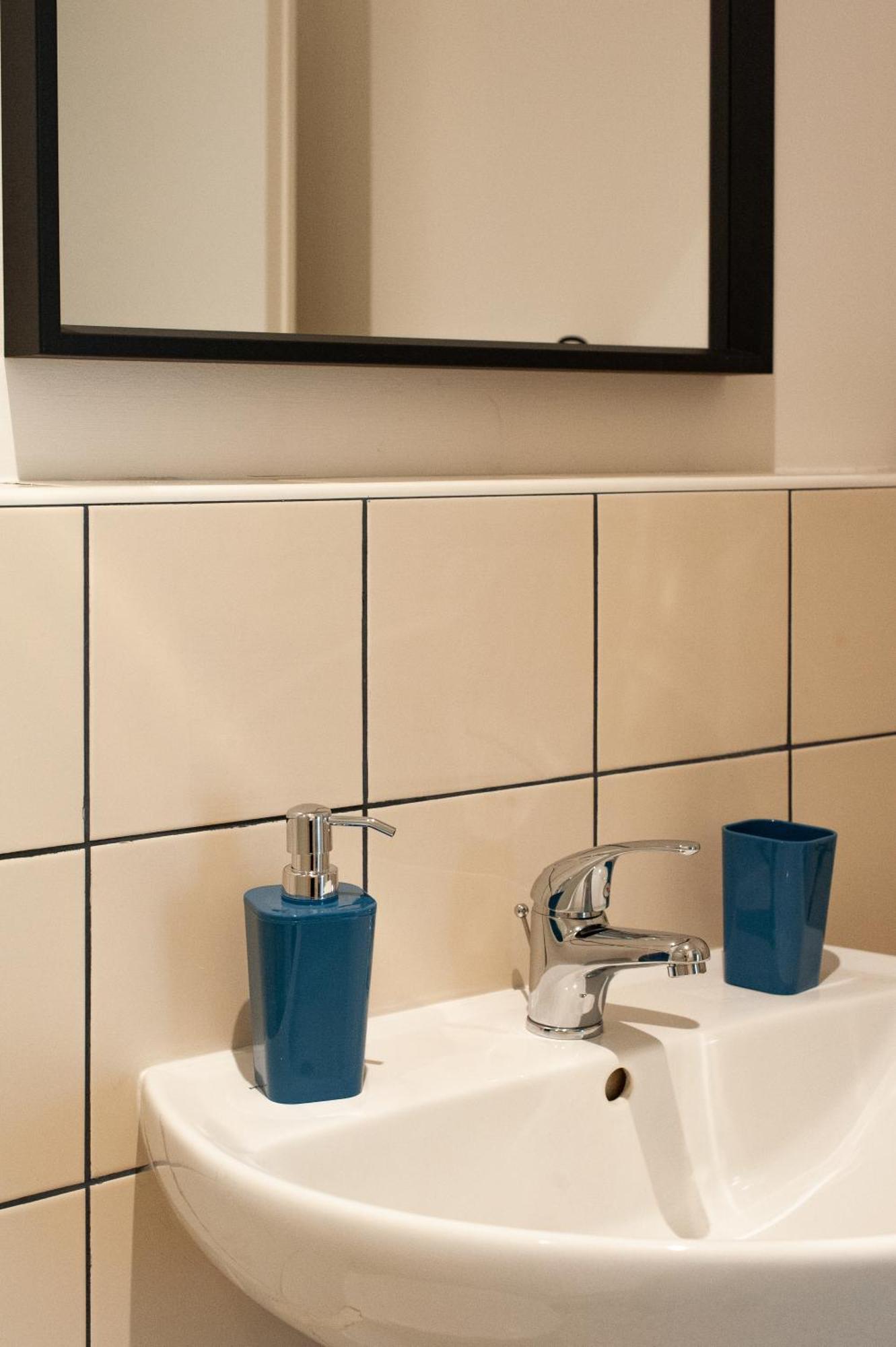 Three Rooms ألغيرو المظهر الخارجي الصورة